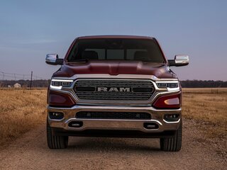 2023 Ram 1500 Crew Cab eTorque V, белый, 6650000 рублей, вид 3