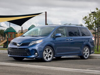 2017 Toyota Sienna III Рестайлинг 2, серый, 3200000 рублей, вид 1