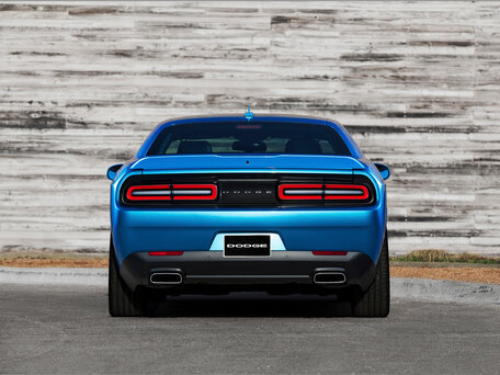 2015 Dodge Challenger III Рестайлинг 2, чёрный, 3500000 рублей - вид 3