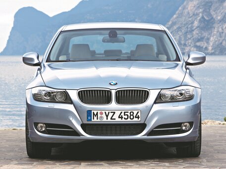 2010 BMW 3 серии 335i xDrive V (E90/E91/E92/E93) Рестайлинг, чёрный, 1400000 рублей - вид 2