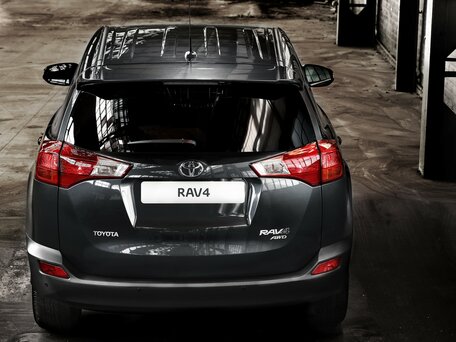 2013 Toyota RAV4 IV (XA40), чёрный, 2350000 рублей - вид 3