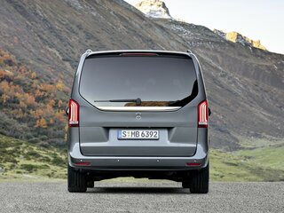 2026 Mercedes-Benz V-Класс Long 260 длинный III (W447) Рестайлинг, чёрный, 15018810 рублей, вид 4
