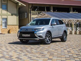 2015 Mitsubishi Outlander PHEV III Рестайлинг 2, чёрный, 2600000 рублей, вид 1