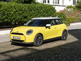 2025 Mini Hatch Cooper Electric SE IV (F65/F66/J01), жёлтый, 5590000 рублей, вид 1