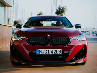 2025 BMW 2 серии 220i G42 Рестайлинг, чёрный, 6325000 рублей, вид 3