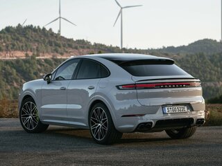 2026 Porsche Cayenne GTS Coupé III Рестайлинг, чёрный, 29000000 рублей, вид 5