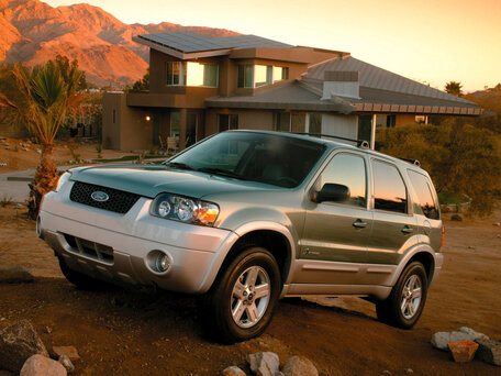 2004 Ford Escape I Рестайлинг, серебристый - вид 1