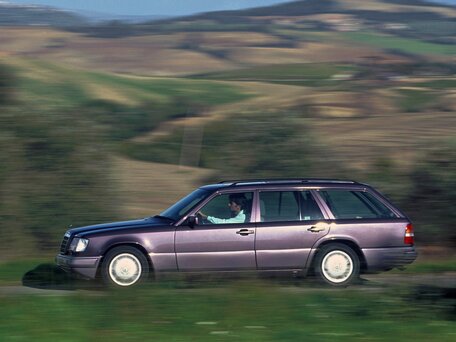 1996 Mercedes-Benz E-Класс 220 I (W124), синий, 600000 рублей - вид 2
