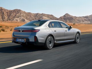 2026 BMW i7 60 xDrive I (G70) Рестайлинг, серый, 29600000 рублей, вид 5