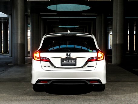 2015 Honda Jade I, белый, 1100000 рублей - вид 3