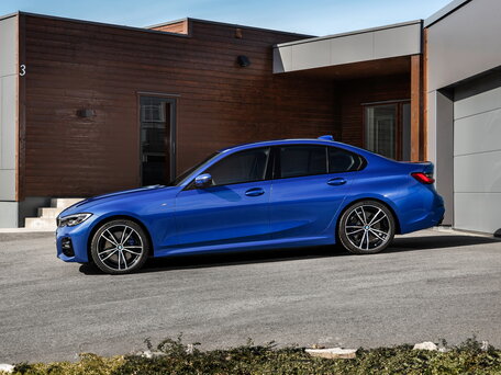 2020 BMW 3 серии 330i xDrive VII (G2x), чёрный, 3750000 рублей - вид 2