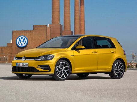 2021 Volkswagen Golf VII Рестайлинг, серый, 1550000 рублей, вид 1