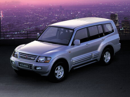 1999 Mitsubishi Pajero III, белый, 1500000 рублей