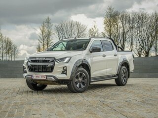 2019 Isuzu D-Max III, красный, 6500000 рублей, вид 1