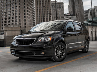Chrysler Town & Country V Рестайлинг