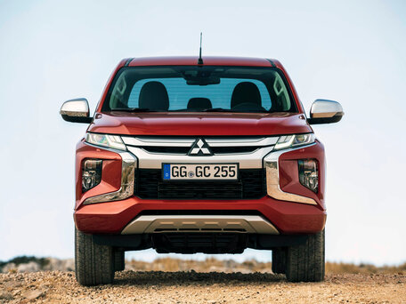 2024 Mitsubishi L200 V Рестайлинг, чёрный - вид 2