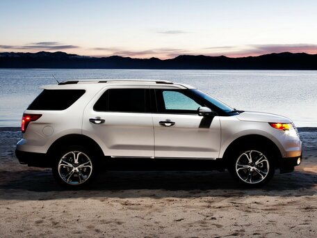 2014 Ford Explorer V, белый, 2350000 рублей - вид 1