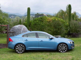 2015 Volvo S60 II Рестайлинг, серый, 1330000 рублей, вид 2