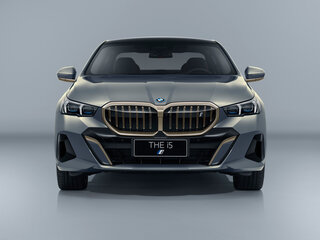 2025 BMW i5 Long eDrive35L, чёрный, 6990000 рублей, вид 3