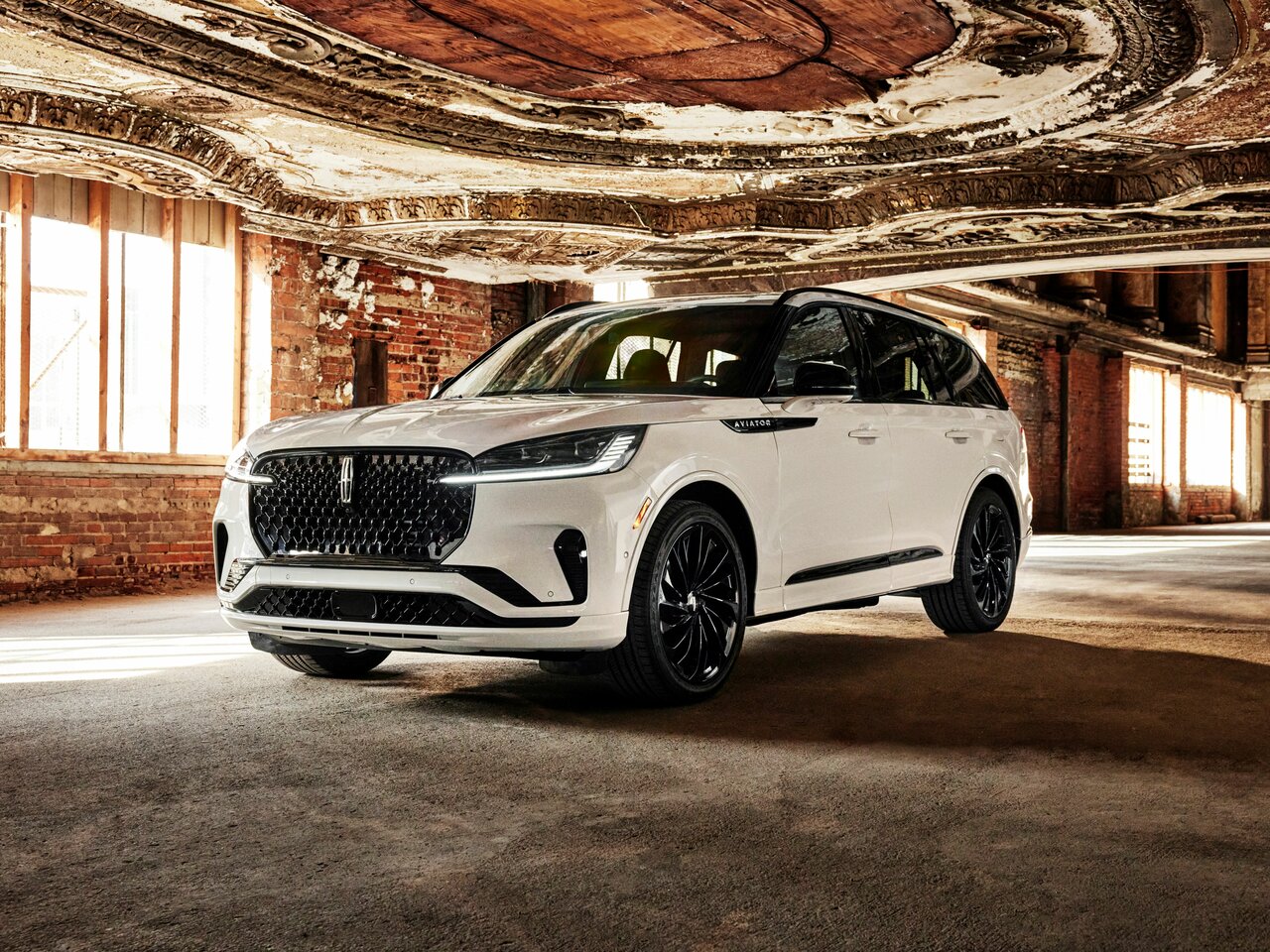 Lincoln Aviator Основной вид