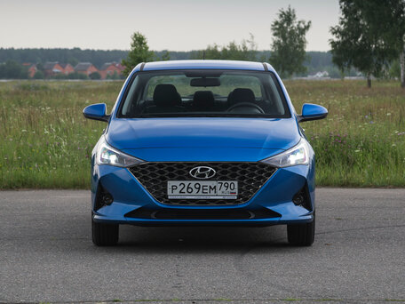 2022 Hyundai Solaris II Рестайлинг, чёрный, 1454000 рублей - вид 3