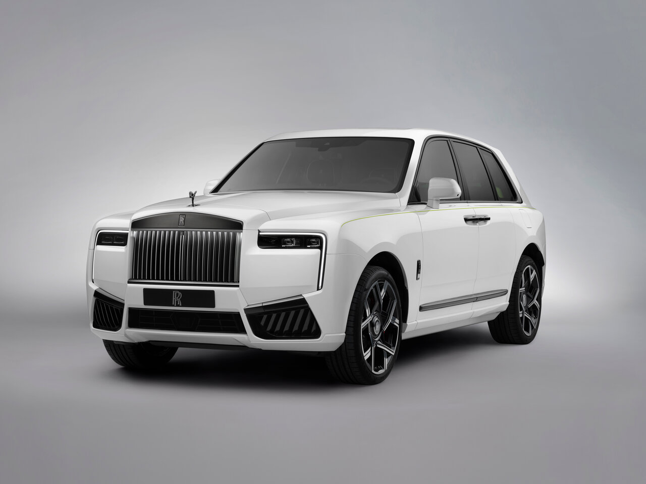Rolls-Royce Cullinan Основной вид