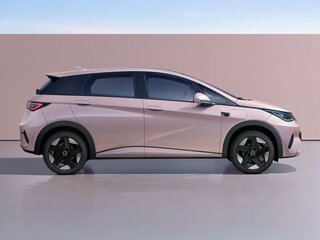 2025 BYD Dolphin 45.12 kWh I Рестайлинг, серебристый, 2999900 рублей, вид 2