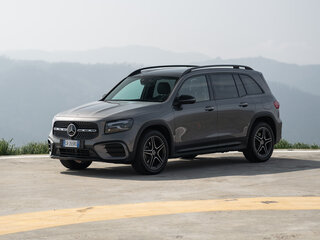 2025 Mercedes-Benz GLB 250 I (X247) Рестайлинг, чёрный, 6900000 рублей, вид 1
