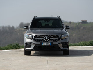 2025 Mercedes-Benz GLB 220 I (X247) Рестайлинг, чёрный, 6290000 рублей, вид 3