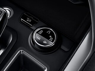 Система интеллектуального привода Advanced Grip Control c селектором выбора режимов работы: нормальный режим, снег, песок, грязь