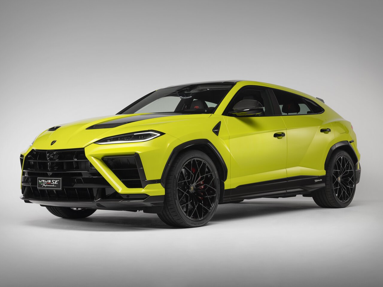 Lamborghini Urus Основной вид