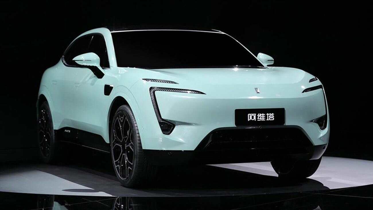 Huawei и Changan показали конкурента Tesla: это дальнобойный электрический седан-кроссовер