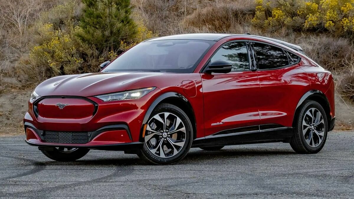 Электрокроссовер Mustang Mach-E стал дальнобойнее после обновления