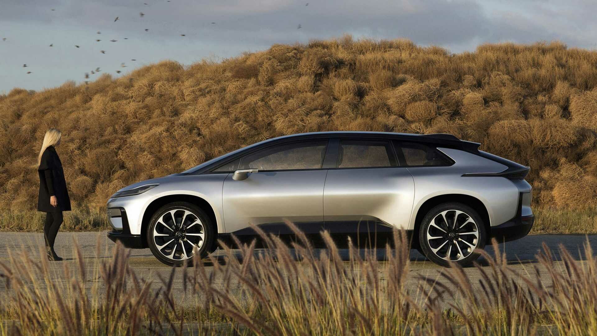 Faraday Future в очередной раз отложил производство «убийцы Tesla Model X» и ищет инвесторов