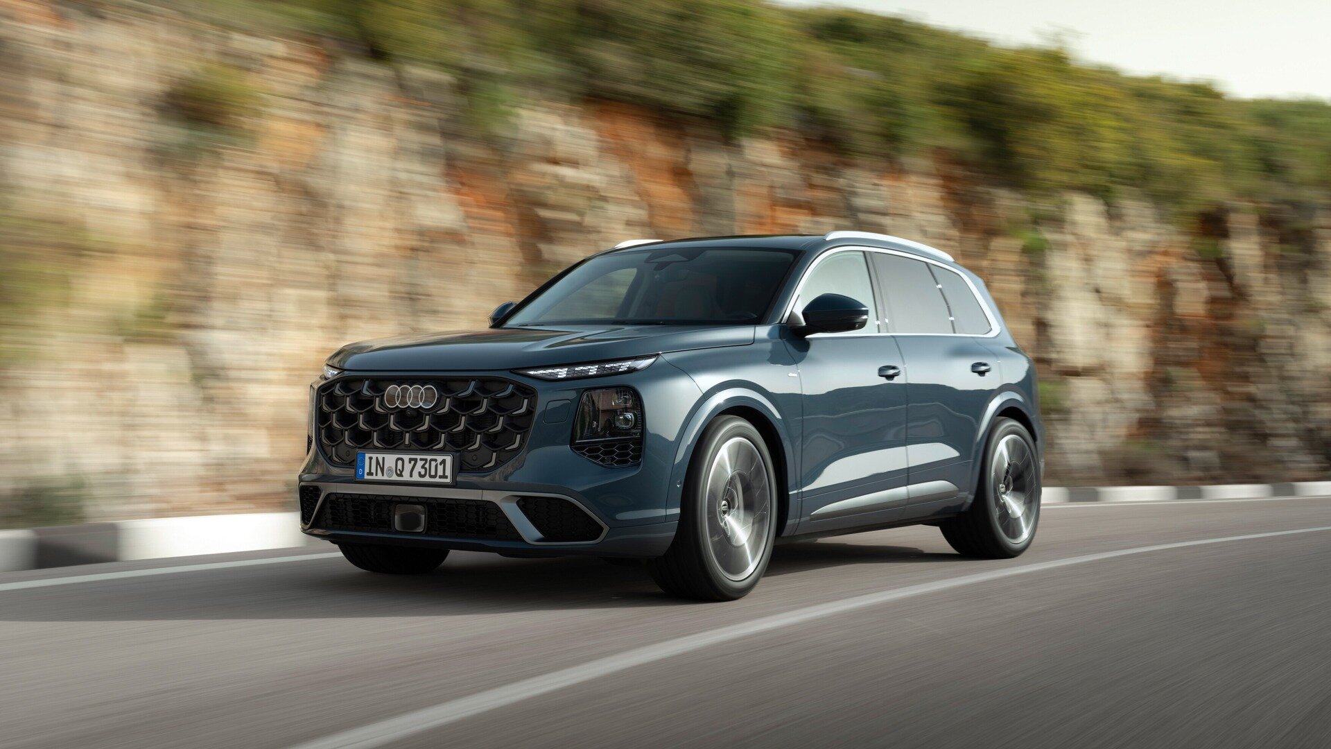 Новый Audi Q7 дебютировал с дизельными гибридами