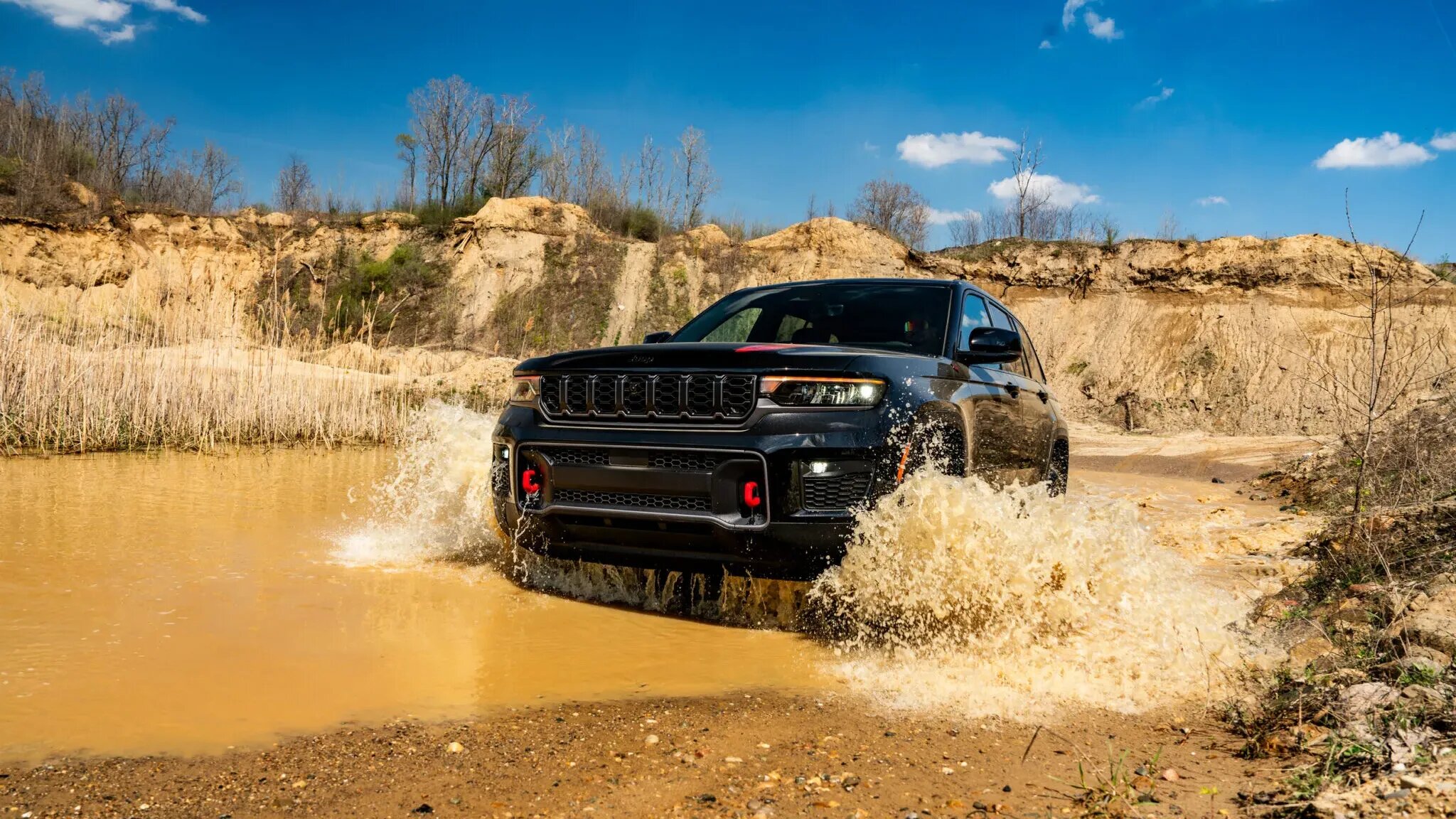 Особо внедорожный Jeep Grand Cherokee получил рекордный клиренс