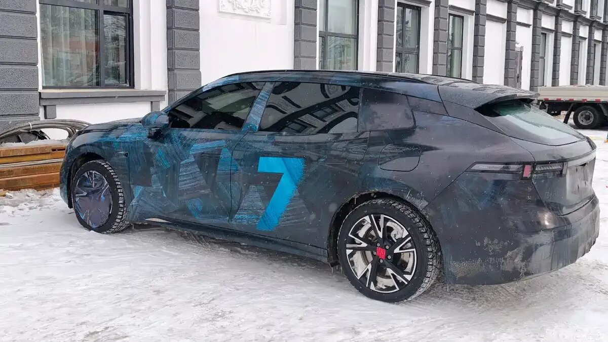 Lynk & Co вывел на тесты универсал 07 Touring Edition: шпионские фото