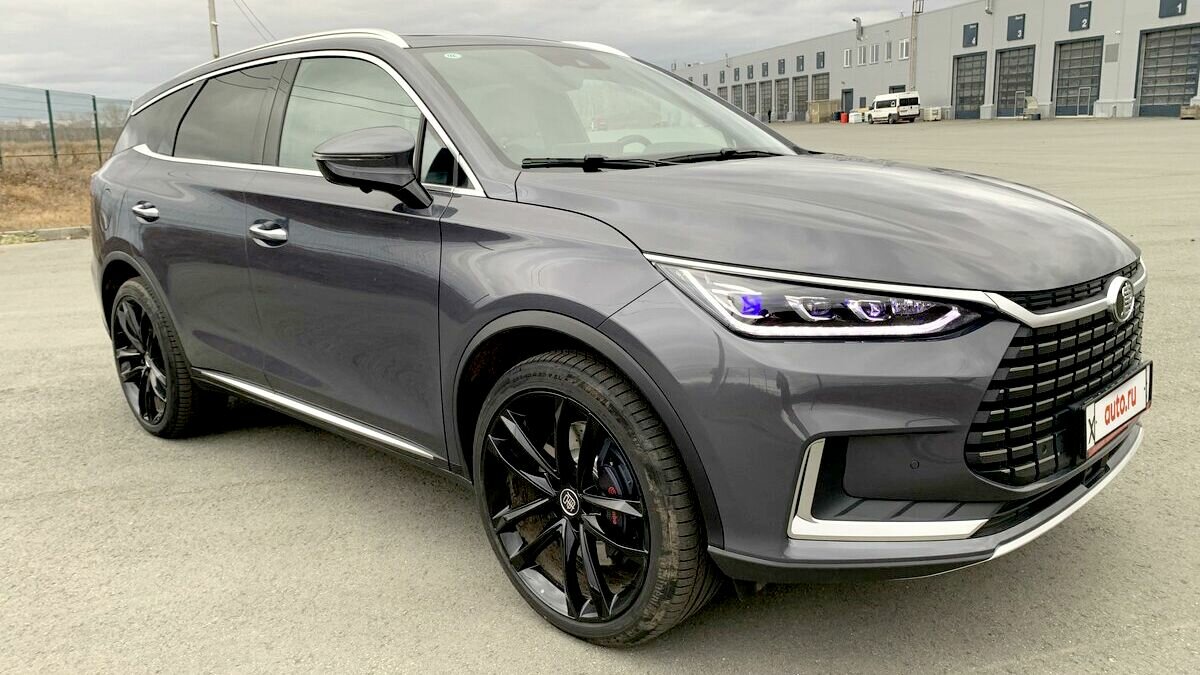 Китайского конкурента Tesla Model X выставили на продажу в России
