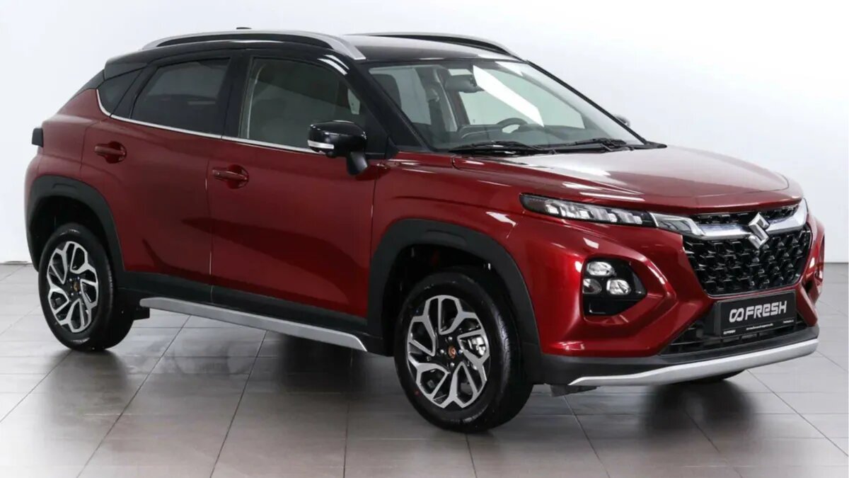 В России начали продавать маленькие кроссоверы Suzuki Fronx из Индии и Дубая