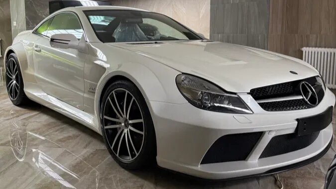 На Авто.ру продаётся редчайший суперкар Mercedes-Benz SL 65 AMG Black Series (он почти без пробега)