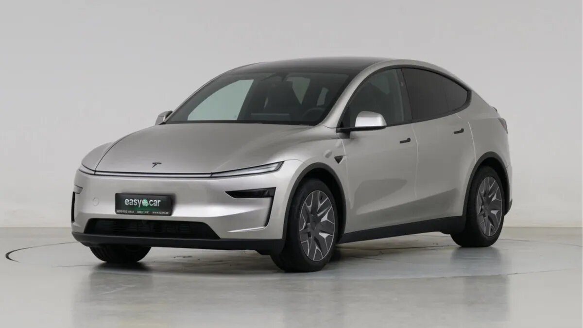 Удлинённая Tesla Model Y с шестью креслами появилась на Авто.ру