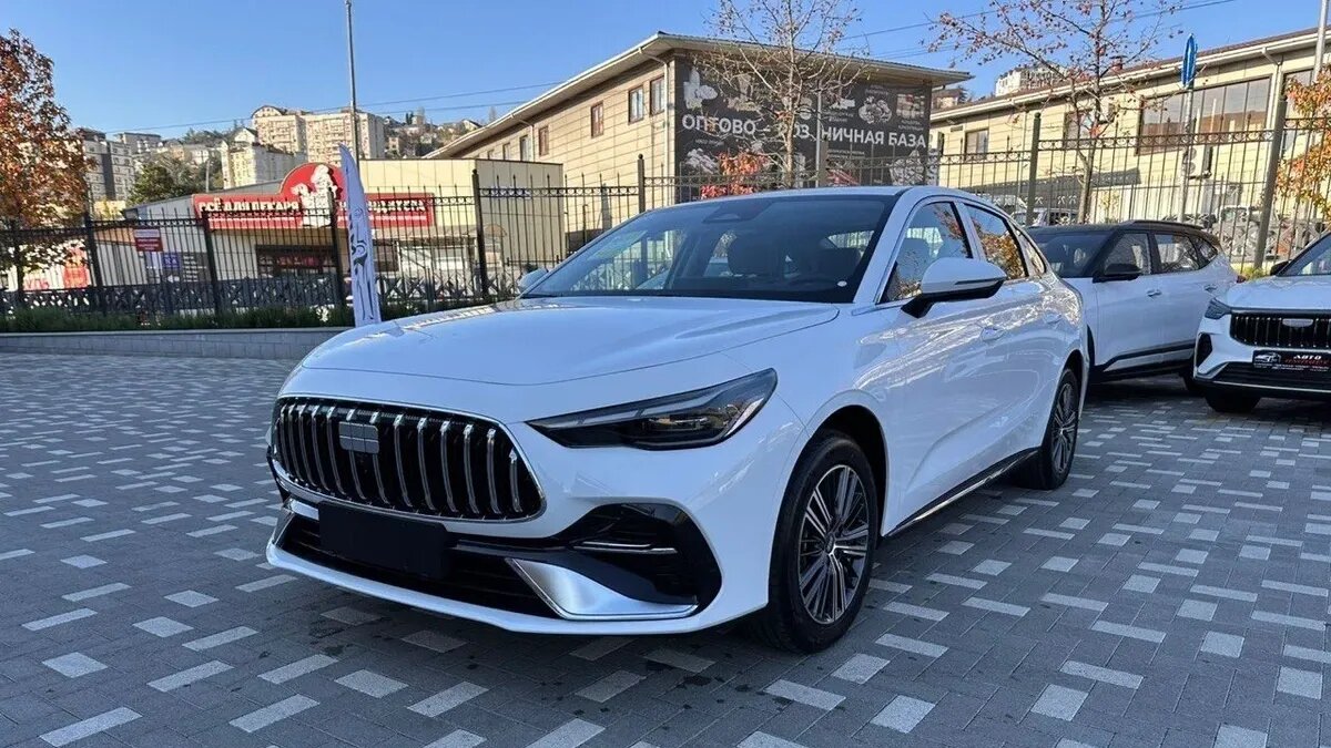 В России появились большие гибридные седаны Geely Galaxy Starshine 6