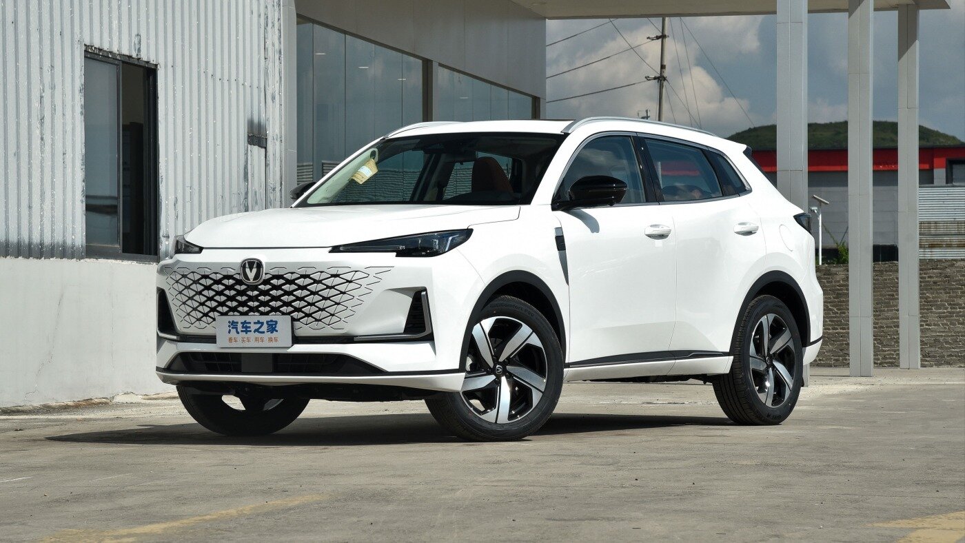 Продажи обновлённого кроссовера Changan CS55 Plus стартовали в Китае