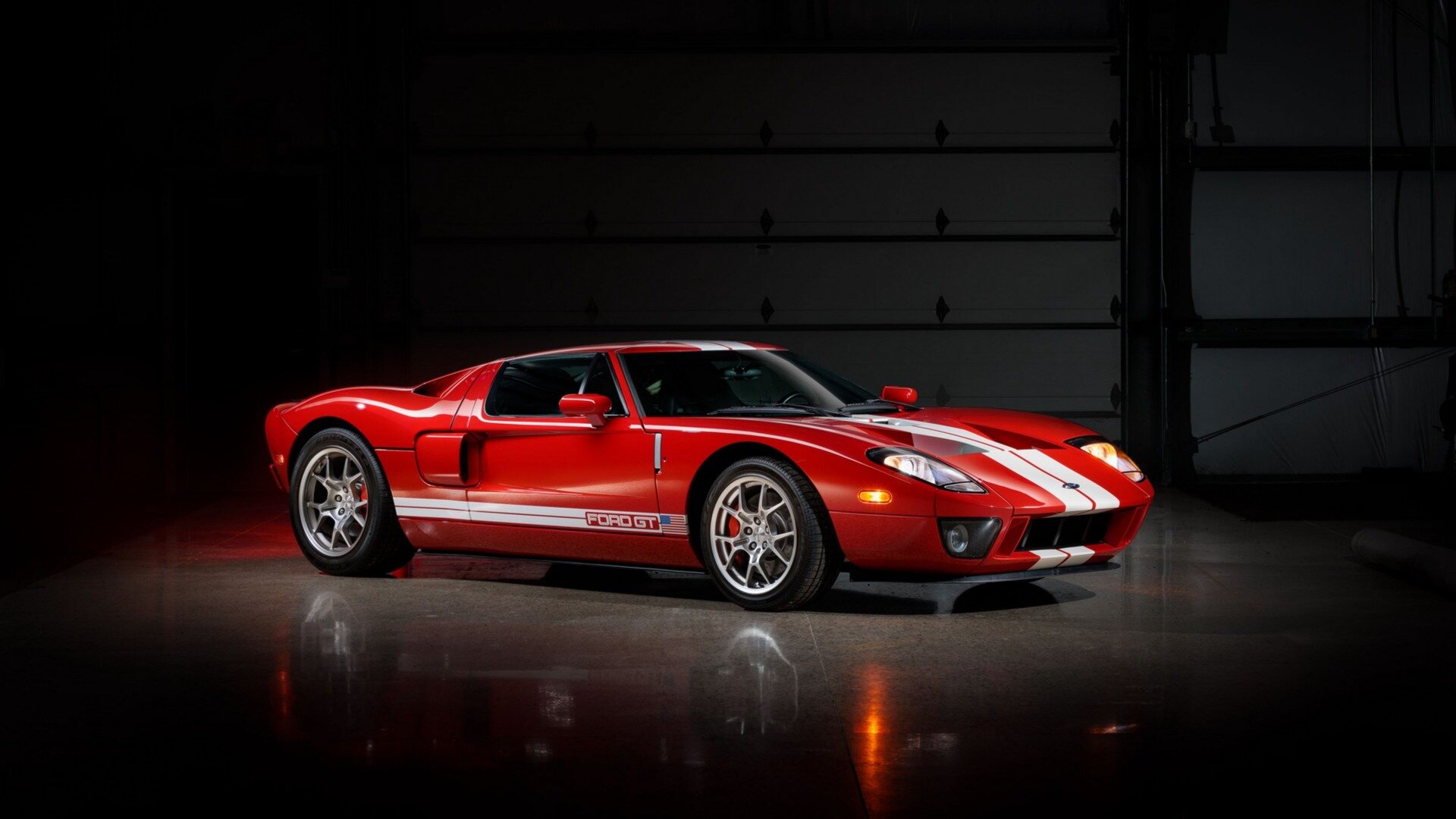 Знаменитый рок-музыкант продаёт суперкар Ford GT почти без пробега