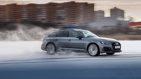 Династия: тест Audi RS4 Avant – «сарая» с мотором от Porsche. Опять