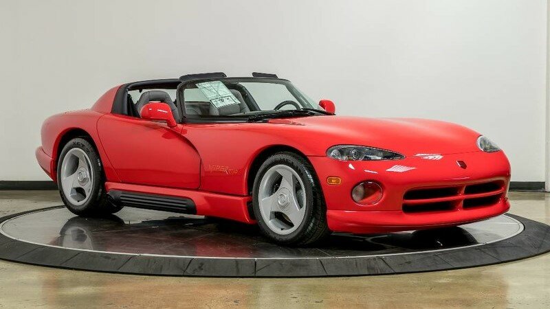 В США нашли первый Dodge Viper с пробегом 50 километров. Теперь его продают