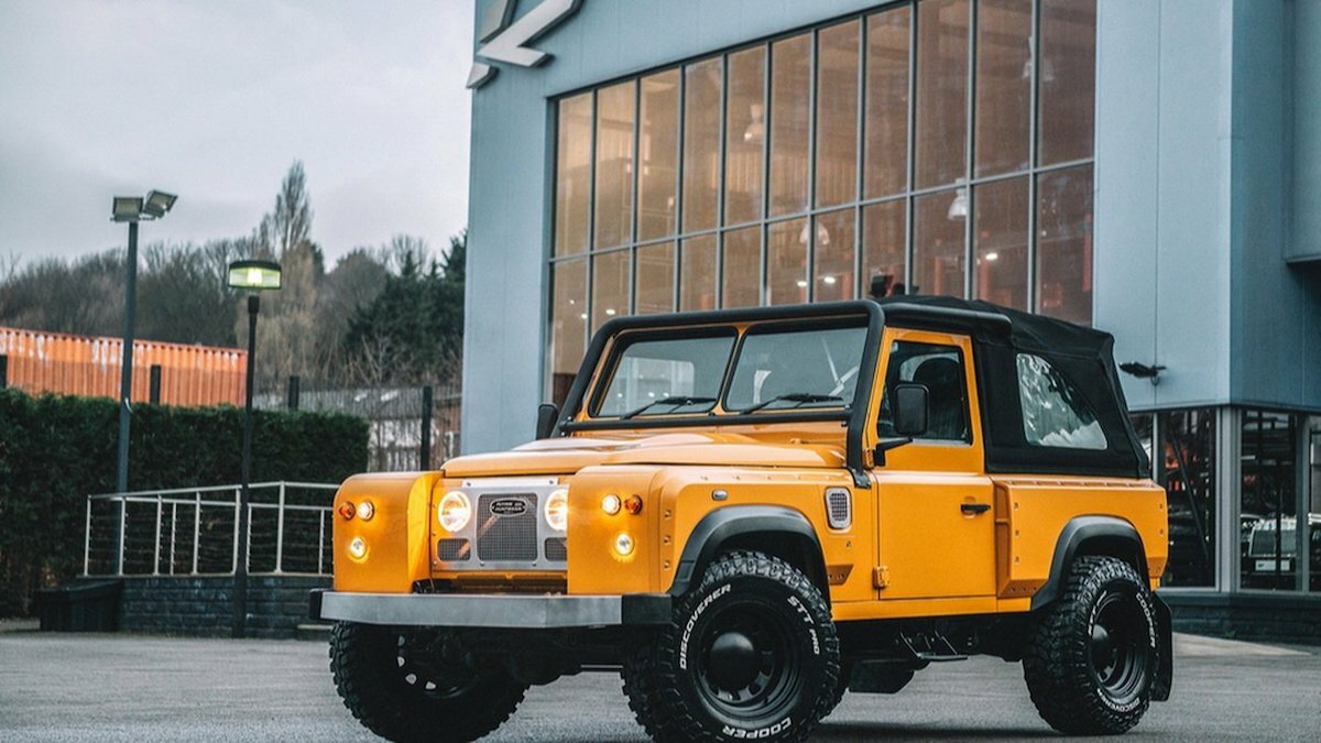 Британские тюнеры расширили и состарили LR Defender