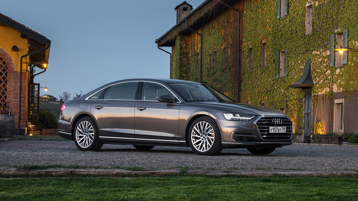 Седан Audi A8 получил самую слабую и дешёвую версию