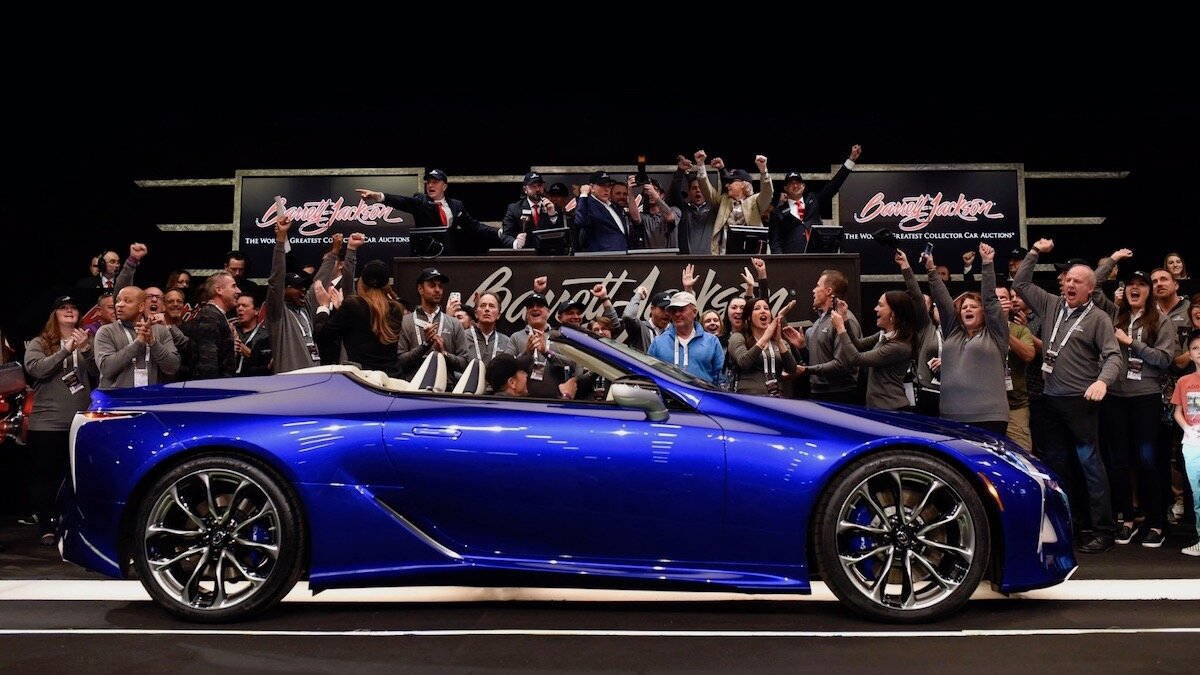Первый кабриолет Lexus LC500 ушёл с молотка за два миллиона долларов