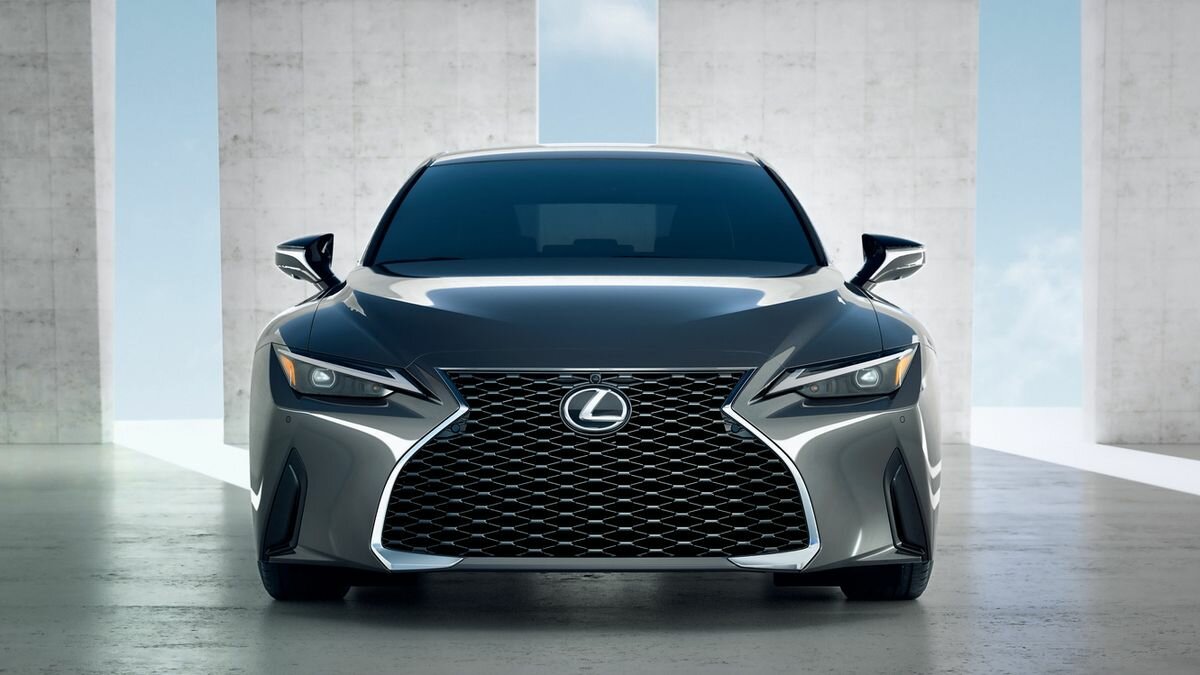 Марка Lexus готовит заряженный седан